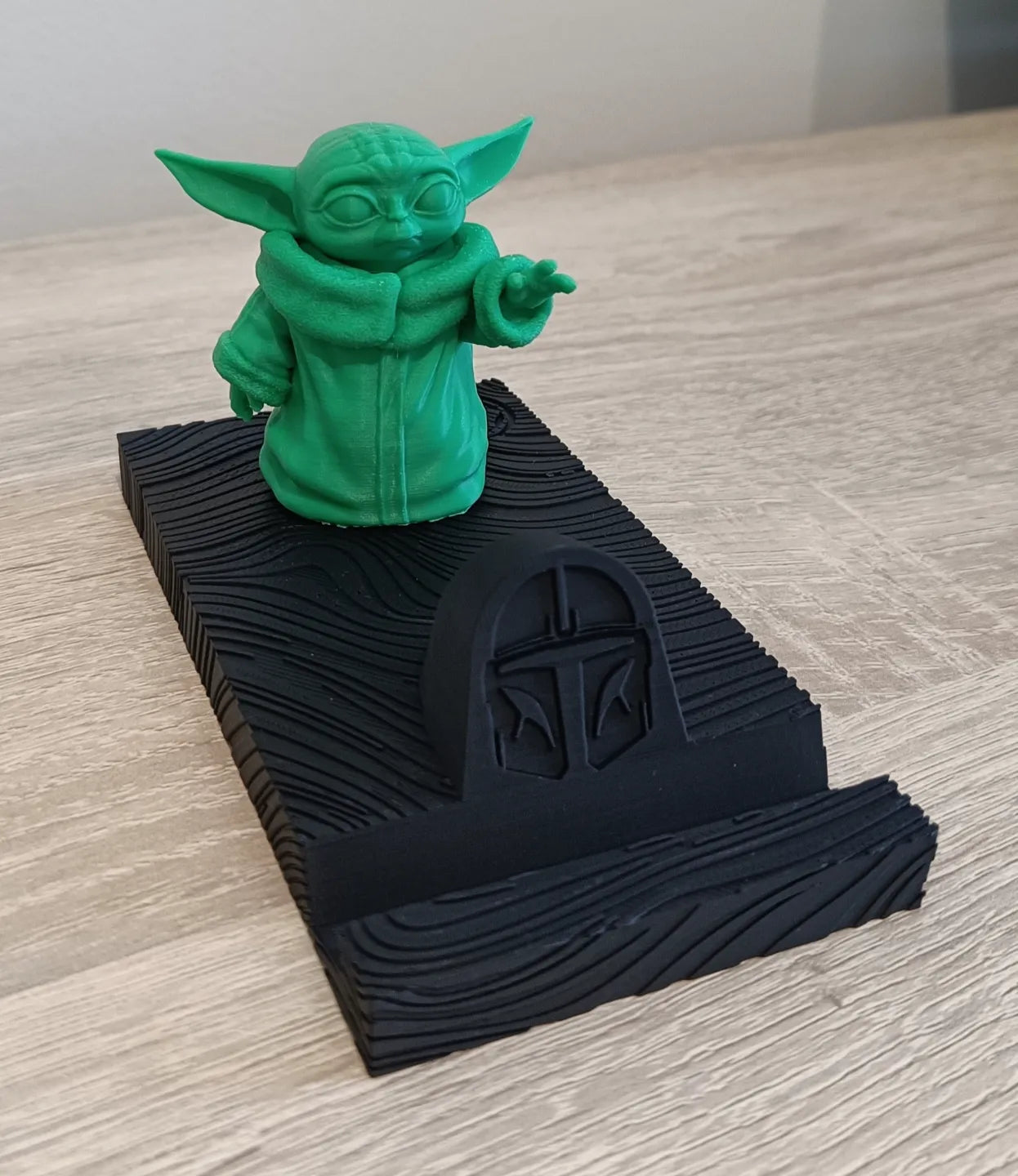 Soporte para celular de Yoda