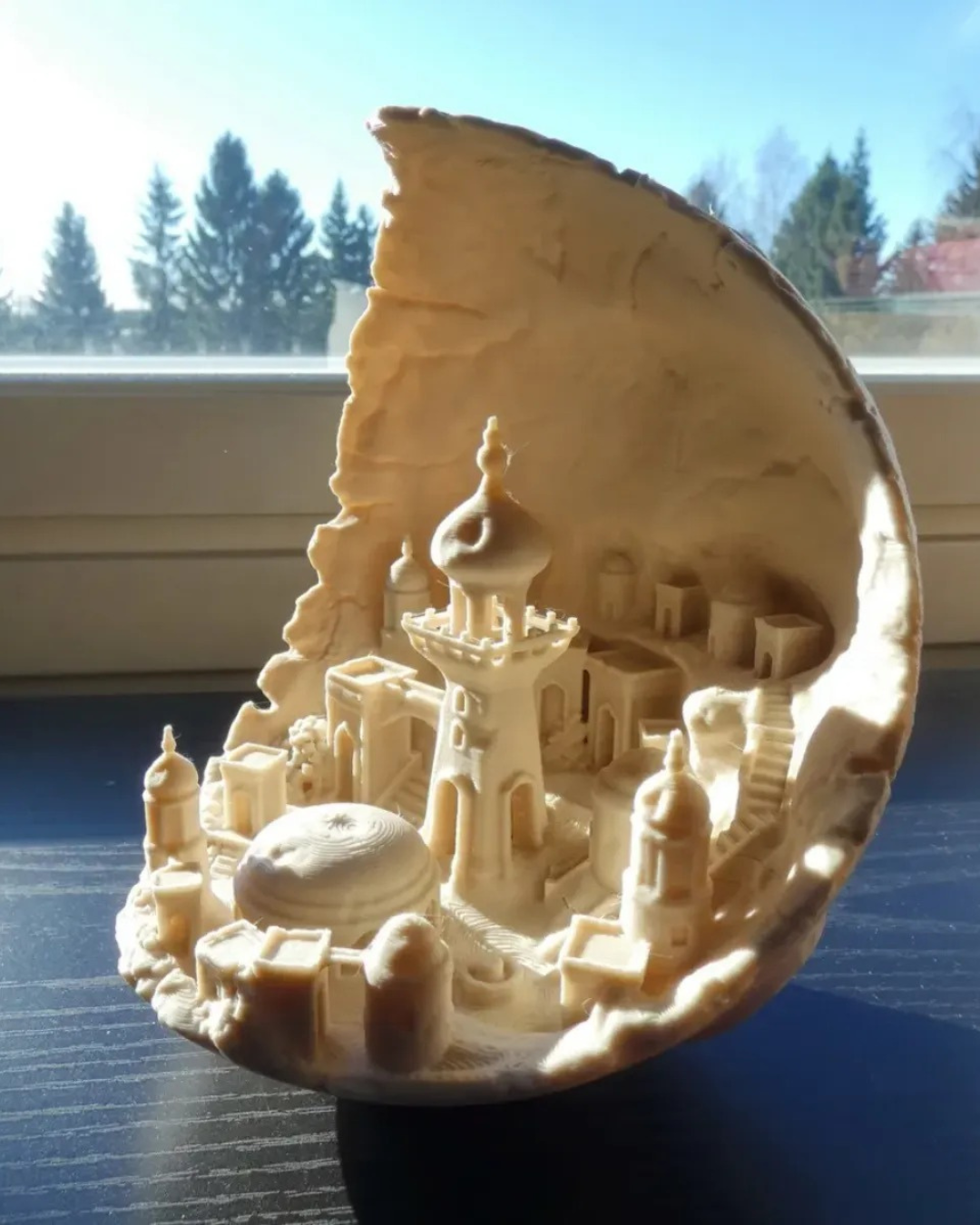 Ciudad en la Luna - Escultura decorativa