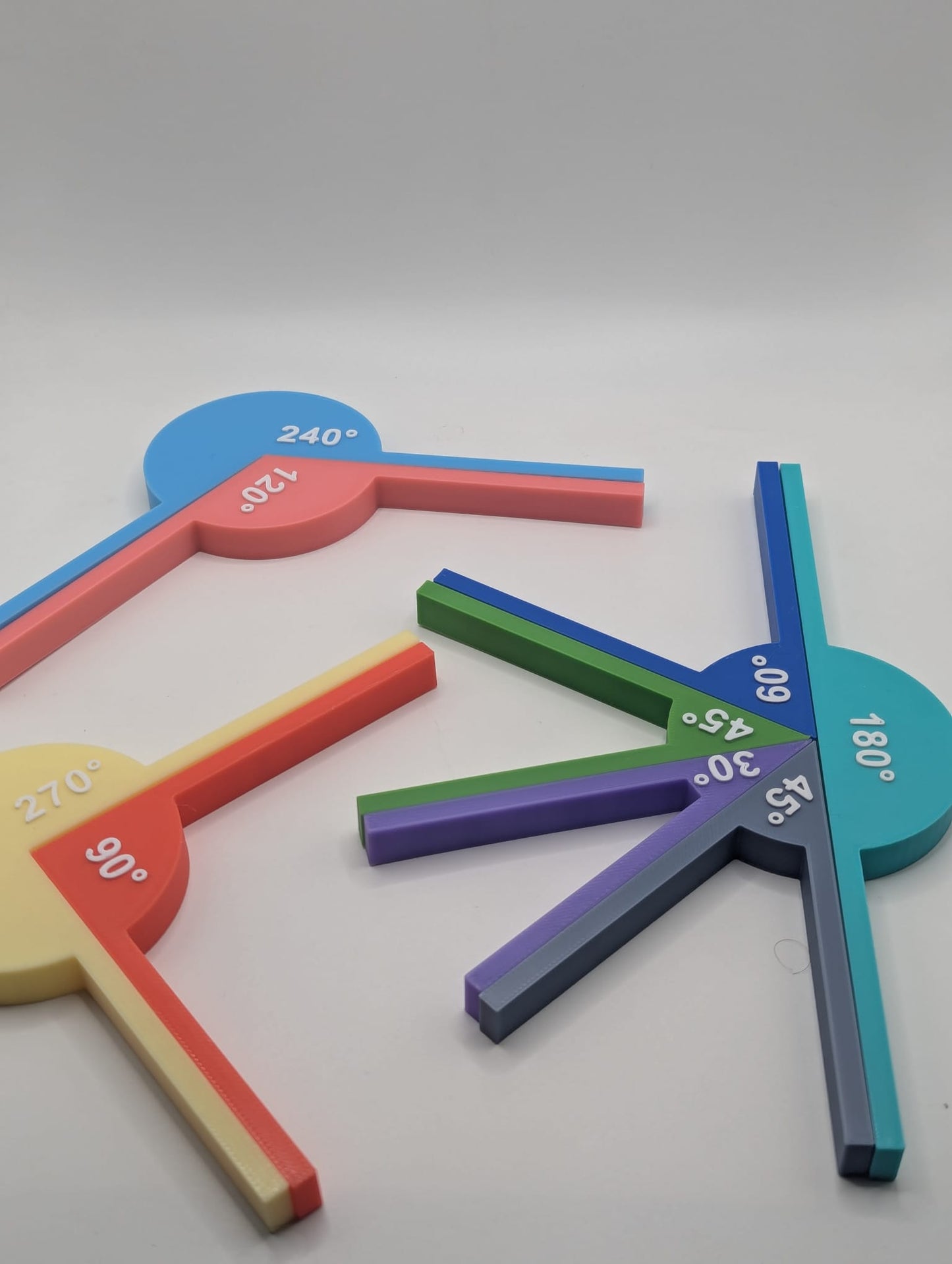Juego de ángulos para enseñanza de matemática