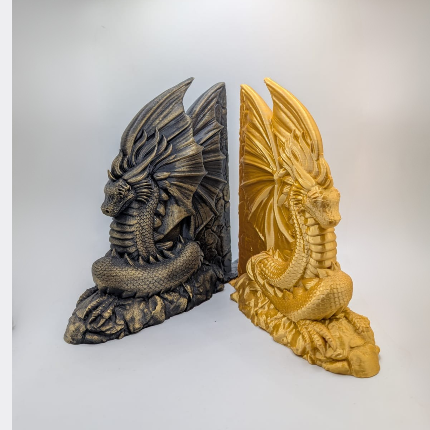 Sujeta libros dragones